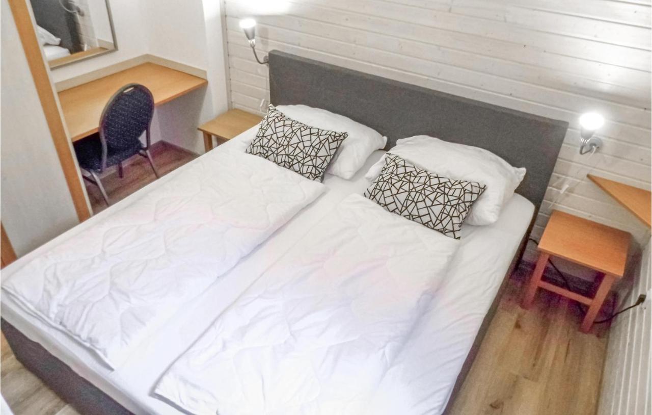 Awesome home in Kirchheim-Hessen with 3 Bedrooms&WiFi Kemmerode Exterior foto